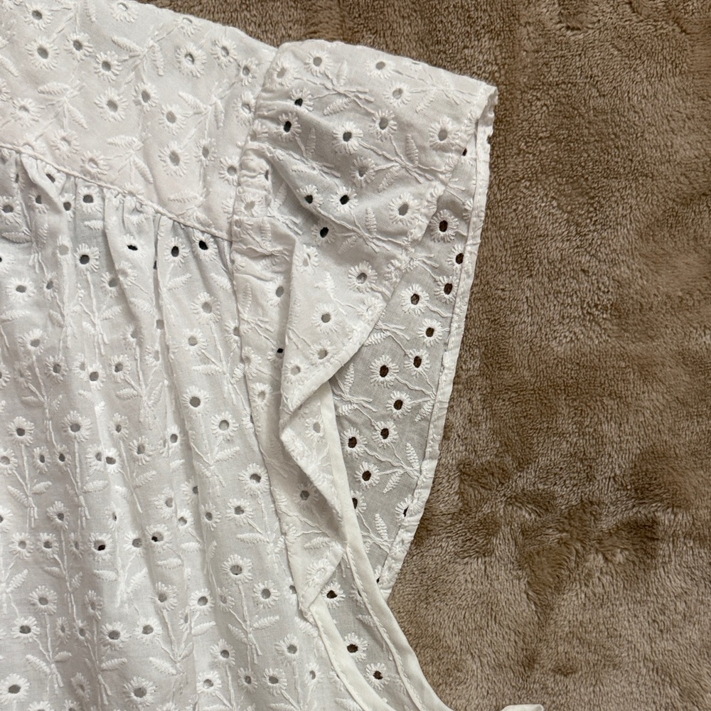 Brooks Brothers White Eyelet Ruffle Mock-Neck Camisole - Picture 4 of 8